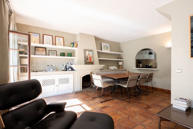 2 bedroom Townhouse for sale in Golden Mile, Marbella - € 1,350,000 (Ref: 9540364)