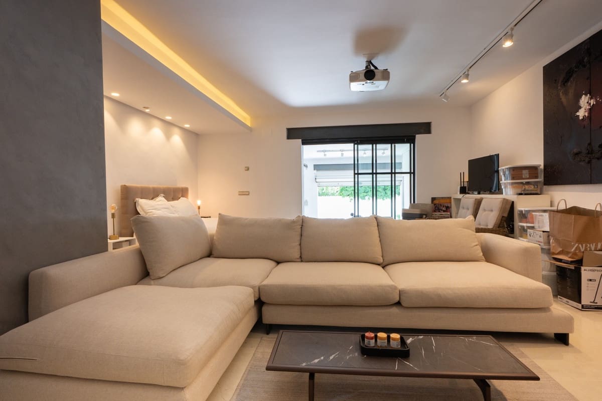 2 bedroom Townhouse for sale in Golden Mile - € 1,350,000 (Ref: 9540364)