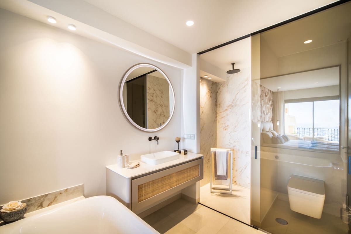 3 sypialnia Penthouse na sprzedaż w Benahavis z basenem - 1 375 000 € (Ref: 9540369)