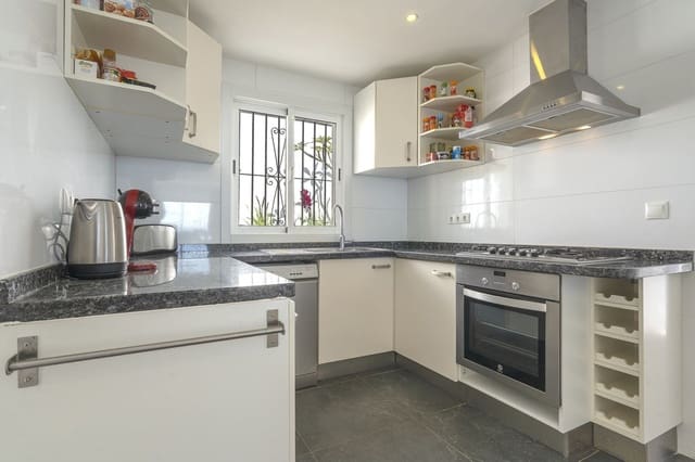 Chalet de 5 habitaciones en La Cala de Mijas, Mijas en venta con piscina garaje - 1.375.000 € (Ref: 9540371)