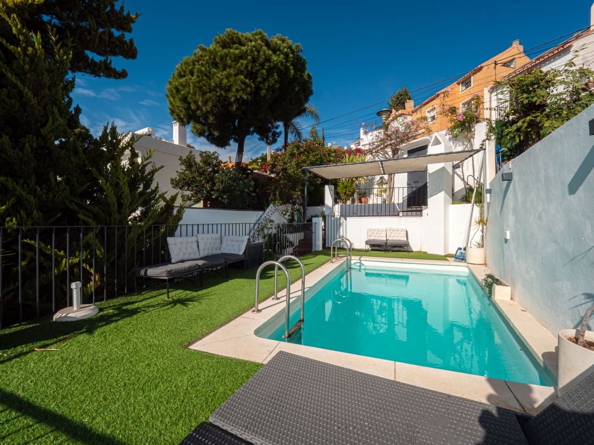 5 slaapkamer Halfvrijstaande villa te koop in Malaga stad met zwembad garage - € 1.375.000 (Ref: 9540372)