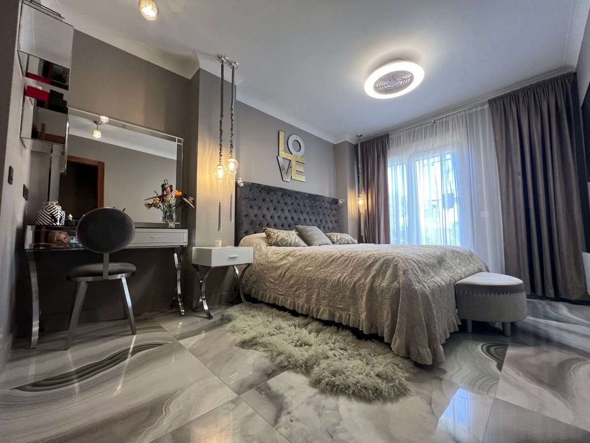 4 sypialnia Apartament na sprzedaż w San Pedro de Alcantara z basenem - 1 380 000 € (Ref: 9540374)