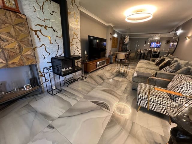 4 sypialnia Apartament na sprzedaż w San Pedro de Alcántara Pueblo, Marbella z basenem - 1 380 000 € (Ref: 9540374)