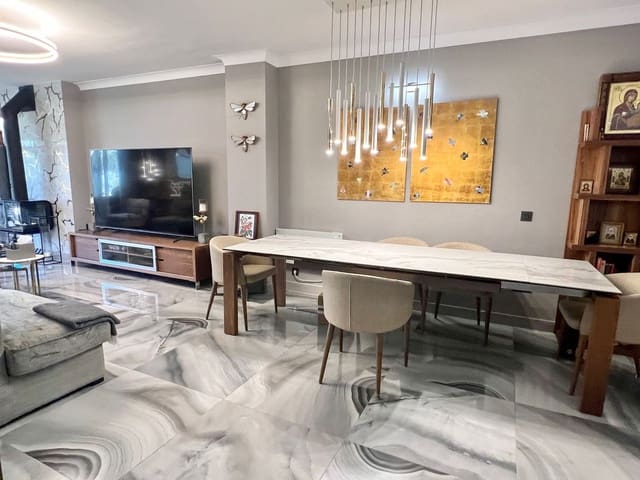 4 sypialnia Apartament na sprzedaż w San Pedro de Alcántara Pueblo, Marbella z basenem - 1 380 000 € (Ref: 9540374)