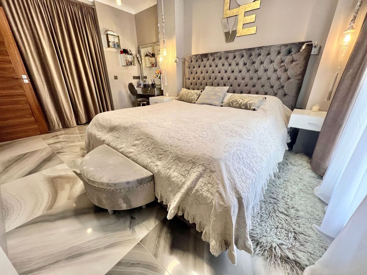 4 sypialnia Apartament na sprzedaż w San Pedro de Alcantara z basenem - 1 380 000 € (Ref: 9540374)