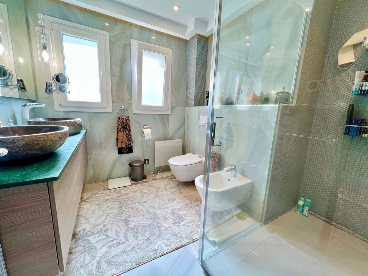 4 sypialnia Apartament na sprzedaż w San Pedro de Alcantara z basenem - 1 380 000 € (Ref: 9540374)