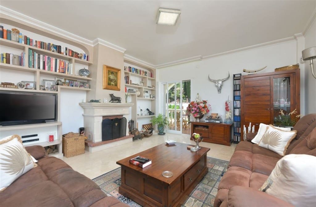 9 sypialnia Willa na sprzedaż w Alhaurin de la Torre z basenem garażem - 1 380 000 € (Ref: 9540375)