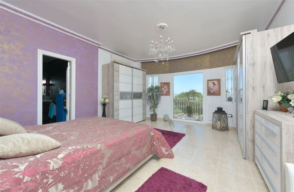 9 sypialnia Willa na sprzedaż w Alhaurin de la Torre z basenem garażem - 1 380 000 € (Ref: 9540375)