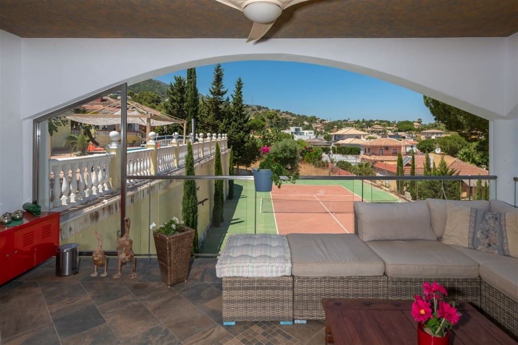 9 sypialnia Willa na sprzedaż w Alhaurin de la Torre z basenem garażem - 1 380 000 € (Ref: 9540375)