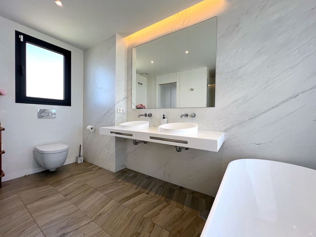 3 soverom Hus til salgs i Artola med svømmebasseng - € 1 385 000 (Ref: 9540378)