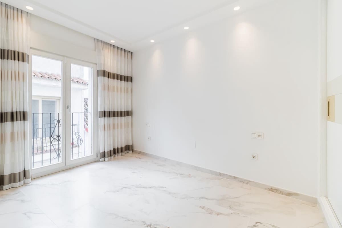 3 bedroom Townhouse for sale in Estepona with garage - € 1,385,000 (Ref: 9540379)