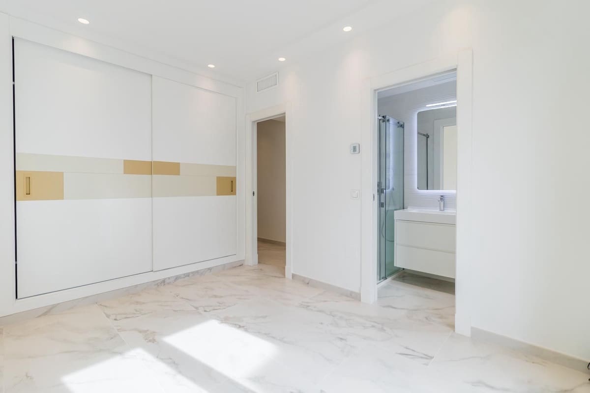 3 bedroom Townhouse for sale in Estepona with garage - € 1,385,000 (Ref: 9540379)