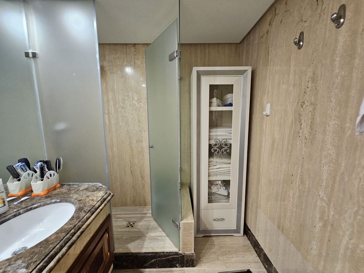 Apartamento de 3 habitaciones en Estepona en venta con piscina - 1.390.000 € (Ref: 9540380)