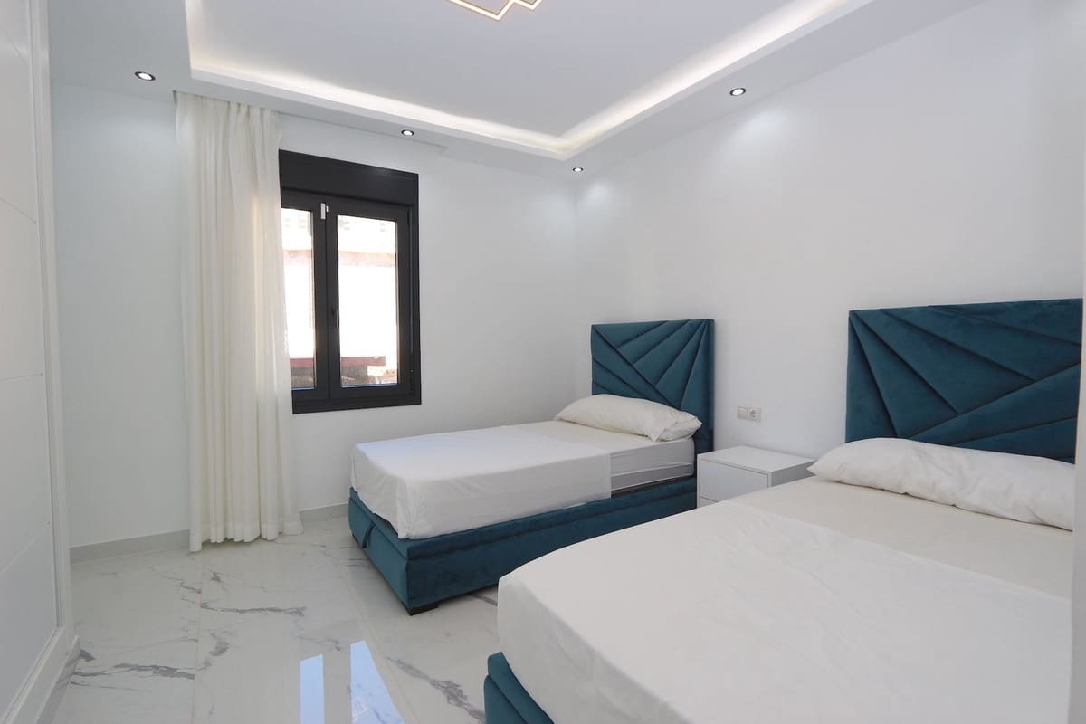 3 soverom Villa til salgs i Riviera del Sol med svømmebasseng garasje - € 1 390 000 (Ref: 9540381)