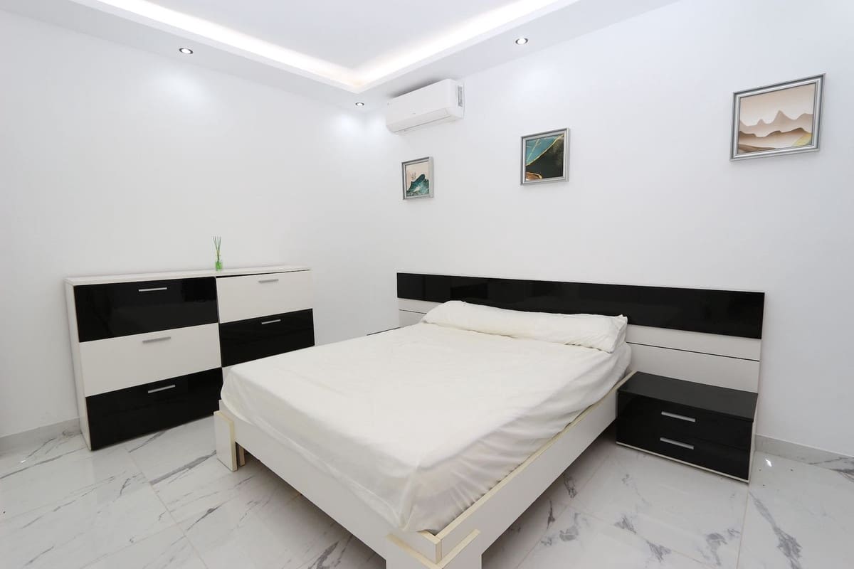 3 soverom Villa til salgs i Riviera del Sol med svømmebasseng garasje - € 1 390 000 (Ref: 9540381)