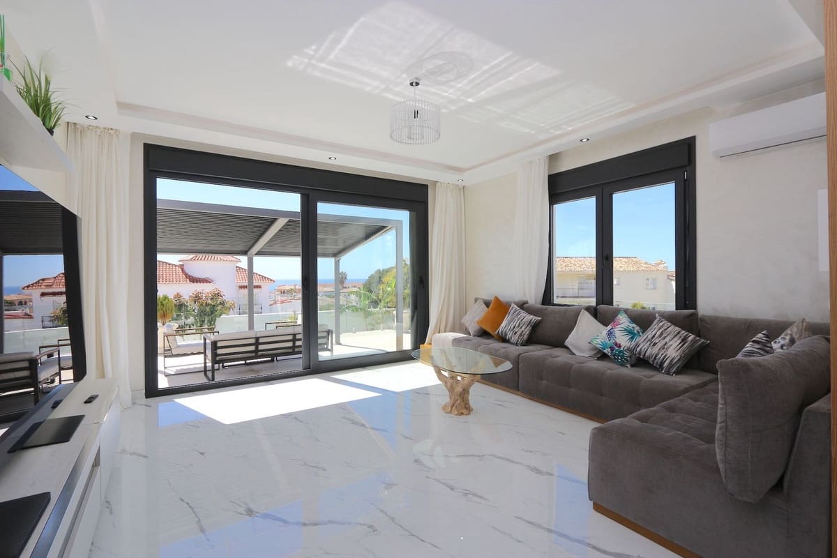 Chalet de 3 habitaciones en Riviera del Sol en venta con piscina garaje - 1.390.000 € (Ref: 9540381)