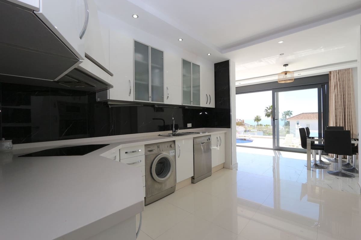 Chalet de 3 habitaciones en Riviera del Sol en venta con piscina garaje - 1.390.000 € (Ref: 9540381)