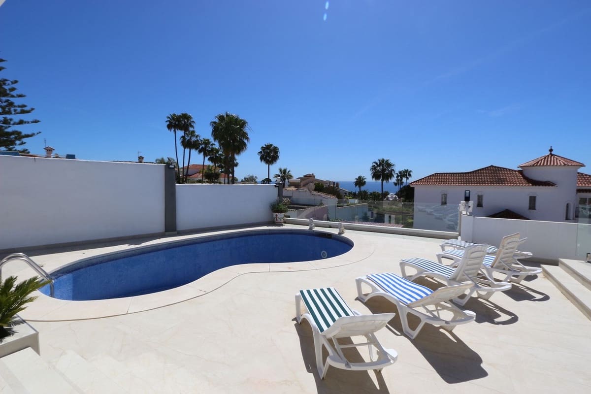 Chalet de 3 habitaciones en Riviera del Sol en venta con piscina garaje - 1.390.000 € (Ref: 9540381)
