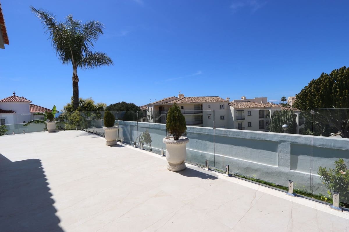 Chalet de 3 habitaciones en Riviera del Sol en venta con piscina garaje - 1.390.000 € (Ref: 9540381)