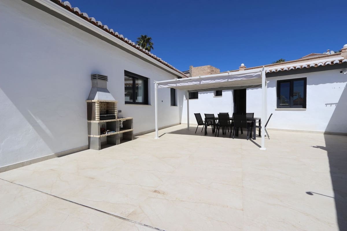 Chalet de 3 habitaciones en Riviera del Sol en venta con piscina garaje - 1.390.000 € (Ref: 9540381)