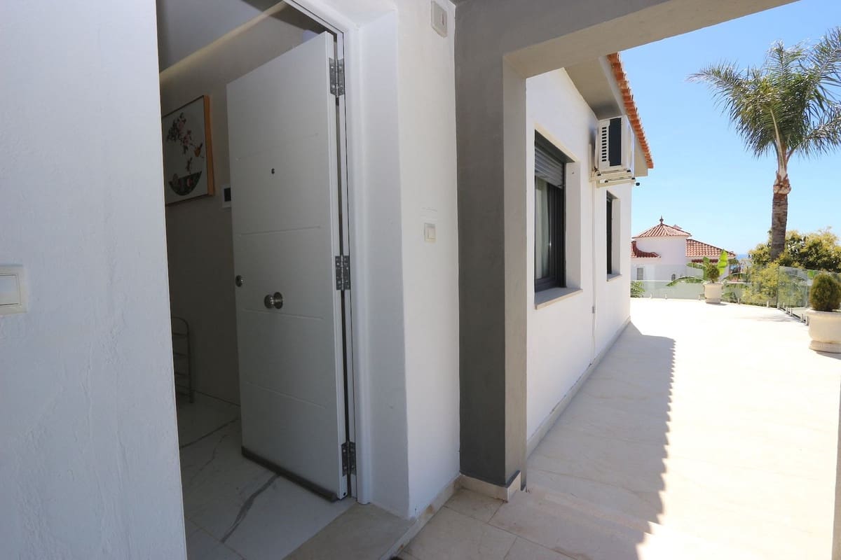 Chalet de 3 habitaciones en Riviera del Sol en venta con piscina garaje - 1.390.000 € (Ref: 9540381)