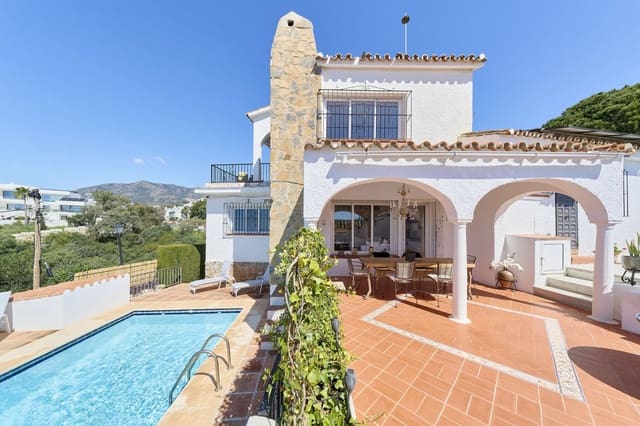 6 Zimmer Villa zu verkaufen in Centro ciudad, Fuengirola mit Pool - 1.390.000 € (Ref: 9540382)
