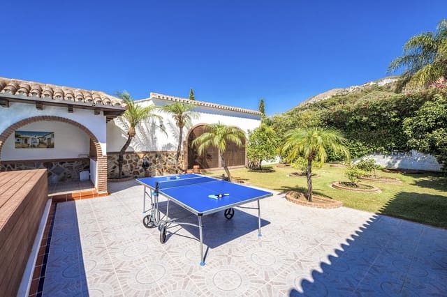 6 soveværelse Villa til salg i Benalmadena Costa, Benalmádena med swimmingpool - € 1.390.000 (Ref: 9540383)