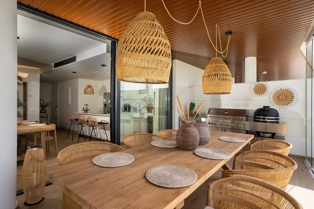 3 slaapkamer Appartement te koop in Centro ciudad, Fuengirola met zwembad - € 1.395.000 (Ref: 9540385)