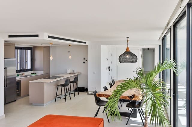 3 makuuhuone Kattohuoneisto myytävänä paikassa Centro ciudad, Fuengirola mukana uima-altaan - 1 395 000 € (Ref: 9540387)