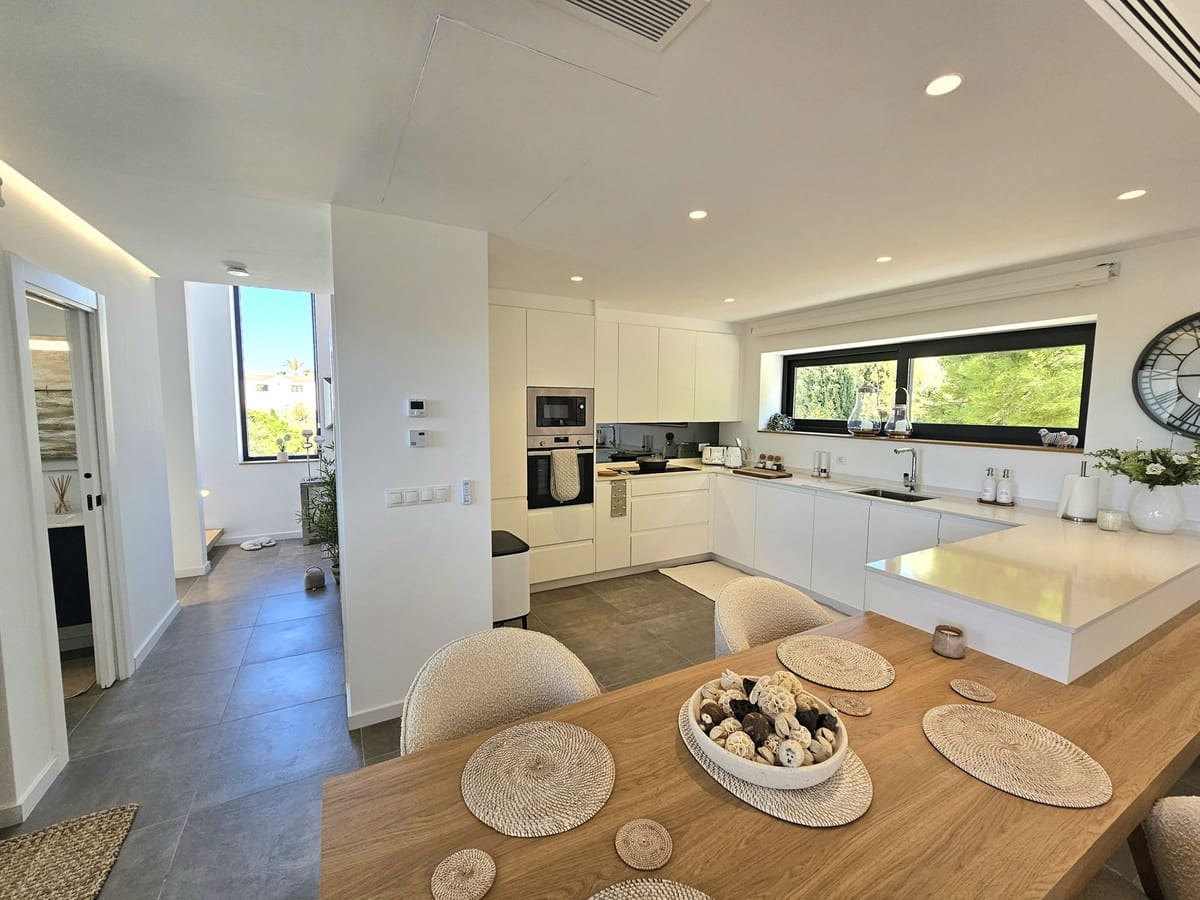 3 quarto Moradia para venda em Mijas com piscina garagem - 1 395 000 € (Ref: 9540389)