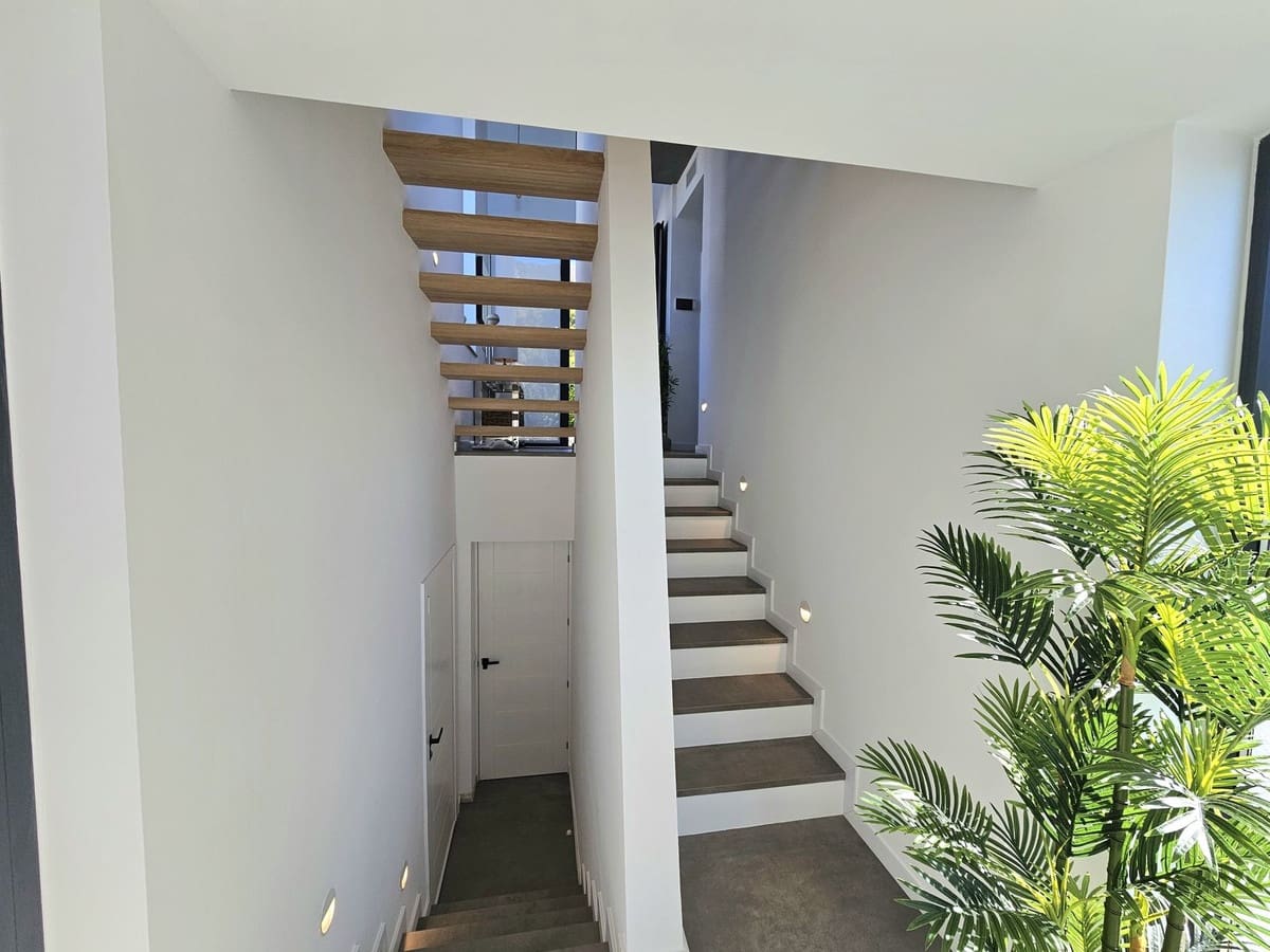 3 quarto Moradia para venda em Mijas com piscina garagem - 1 395 000 € (Ref: 9540389)