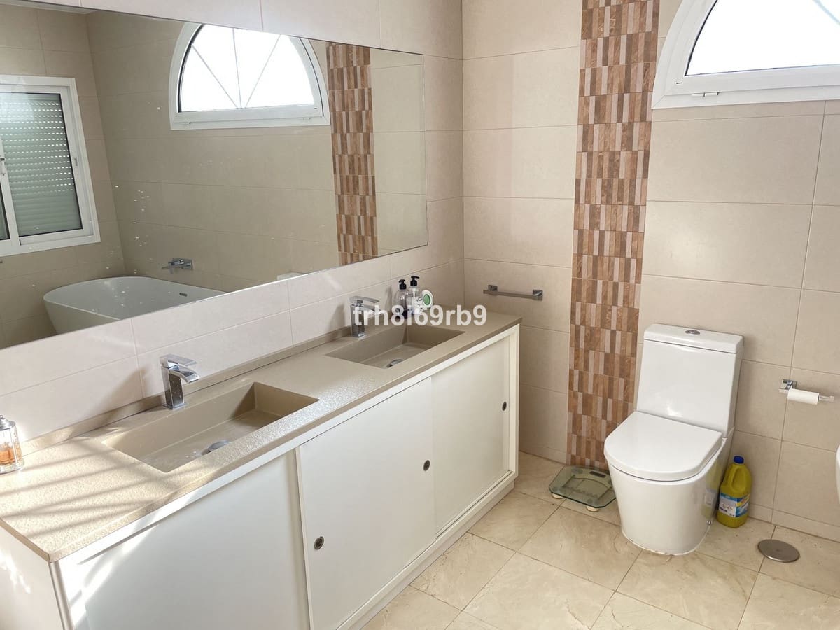 3 bedroom Villa for sale in Cancelada with pool - € 1,295,000 (Ref: 9540390)