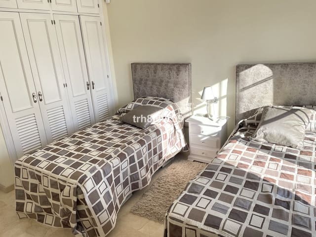 3 slaapkamer Villa te koop in Cancelada, Estepona met zwembad - € 1.395.000 (Ref: 9540390)