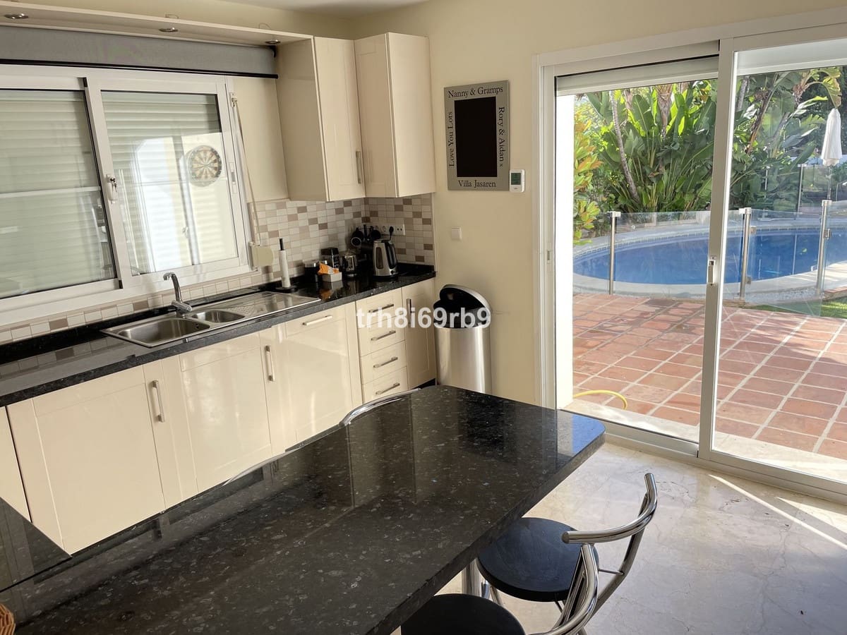 3 bedroom Villa for sale in Cancelada with pool - € 1,295,000 (Ref: 9540390)