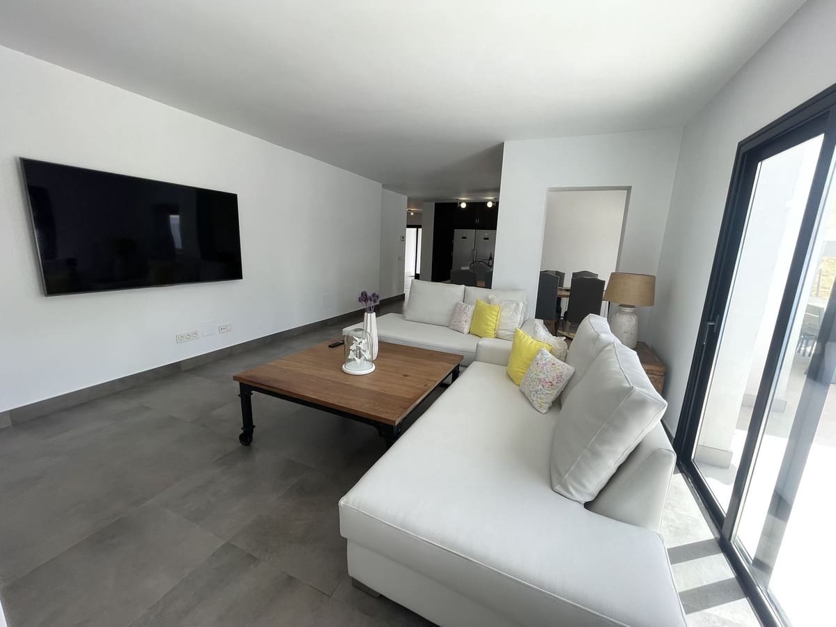 Chalet de 3 habitaciones en San Pedro de Alcantara en venta con piscina garaje - 1.395.000 € (Ref: 9540391)