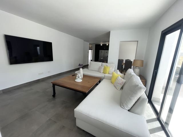 Chalet de 3 habitaciones en San Pedro de Alcántara Pueblo, Marbella en venta con piscina garaje - 1.395.000 € (Ref: 9540391)