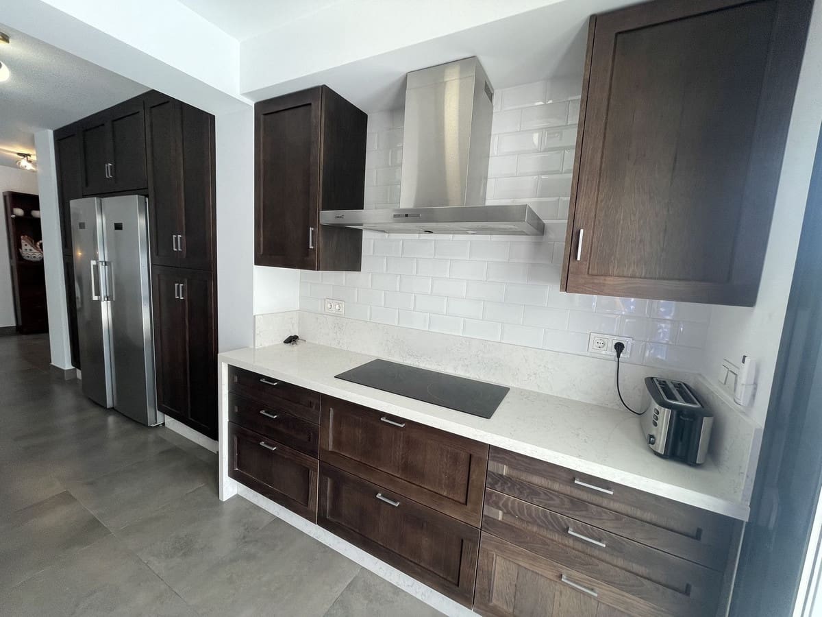 Chalet de 3 habitaciones en San Pedro de Alcantara en venta con piscina garaje - 1.395.000 € (Ref: 9540391)