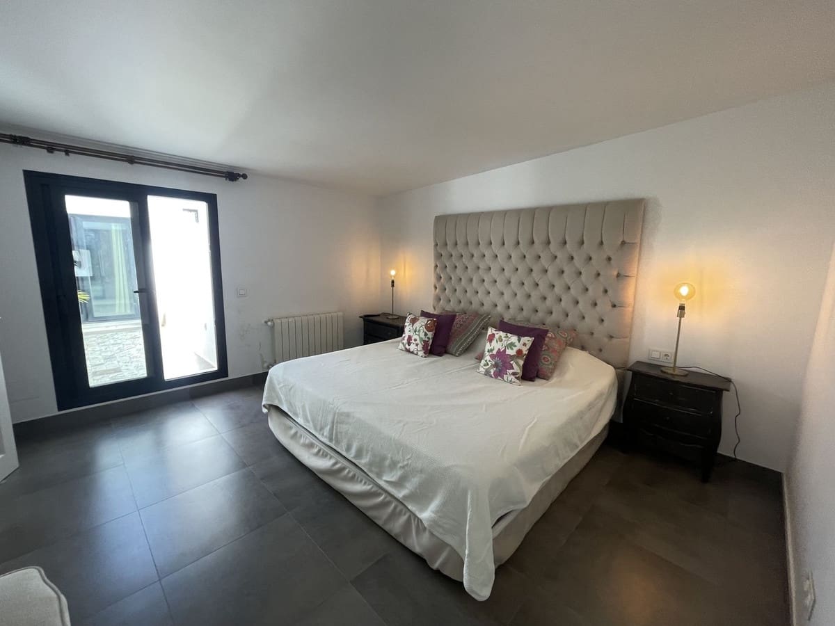 Chalet de 3 habitaciones en San Pedro de Alcantara en venta con piscina garaje - 1.395.000 € (Ref: 9540391)