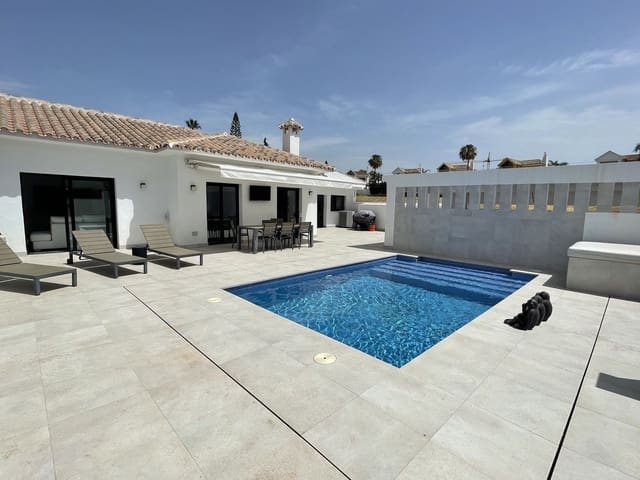 Chalet de 3 habitaciones en San Pedro de Alcántara Pueblo, Marbella en venta con piscina garaje - 1.395.000 € (Ref: 9540391)