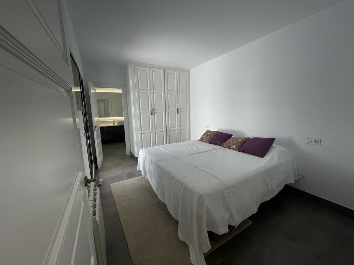 Chalet de 3 habitaciones en San Pedro de Alcantara en venta con piscina garaje - 1.395.000 € (Ref: 9540391)