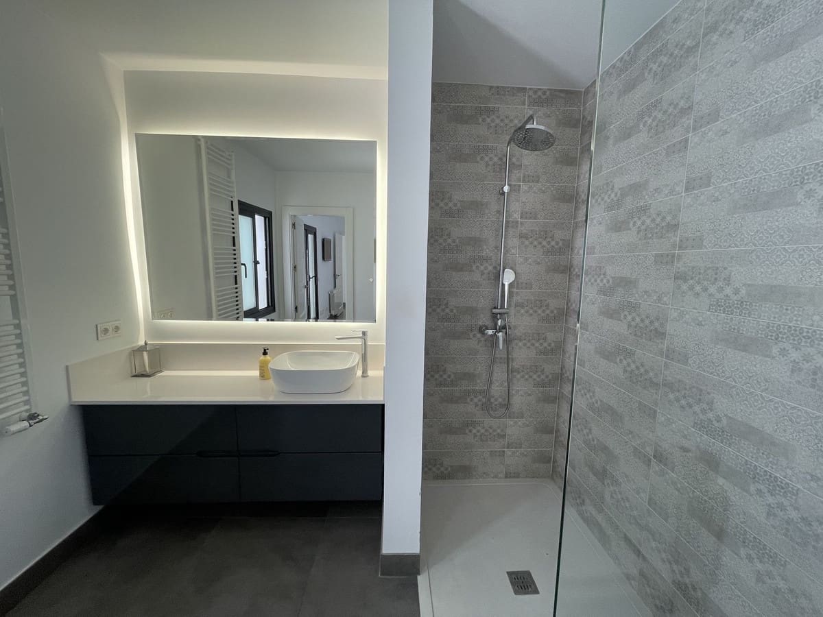 Chalet de 3 habitaciones en San Pedro de Alcantara en venta con piscina garaje - 1.395.000 € (Ref: 9540391)