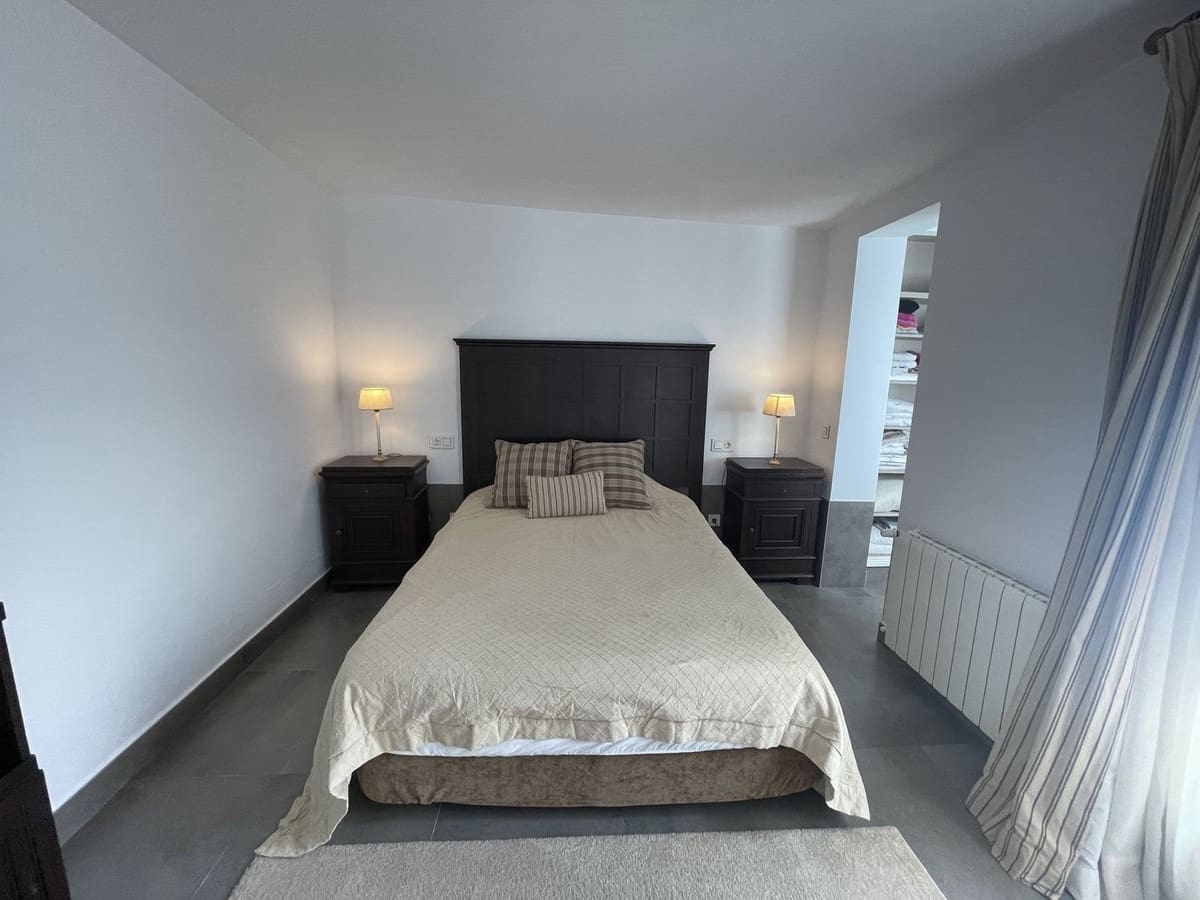 Chalet de 3 habitaciones en San Pedro de Alcantara en venta con piscina garaje - 1.395.000 € (Ref: 9540391)