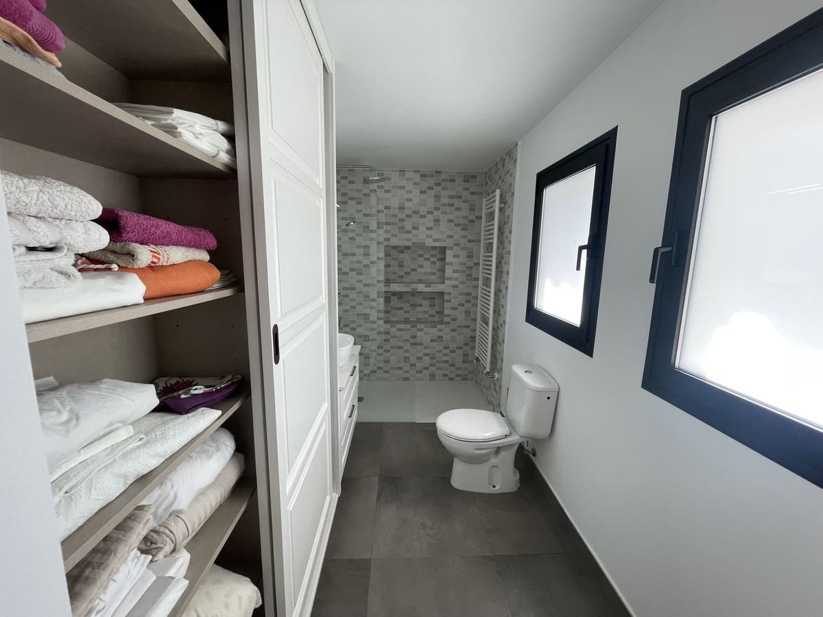 Chalet de 3 habitaciones en San Pedro de Alcantara en venta con piscina garaje - 1.395.000 € (Ref: 9540391)