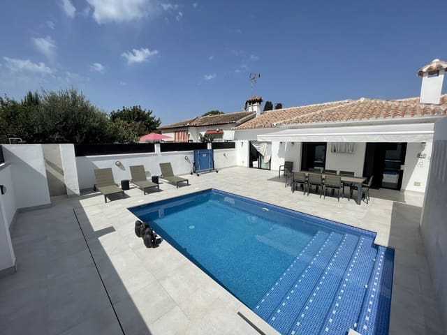 Chalet de 3 habitaciones en San Pedro de Alcántara Pueblo, Marbella en venta con piscina garaje - 1.395.000 € (Ref: 9540391)