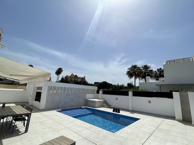 Chalet de 3 habitaciones en San Pedro de Alcántara Pueblo, Marbella en venta con piscina garaje - 1.395.000 € (Ref: 9540391)