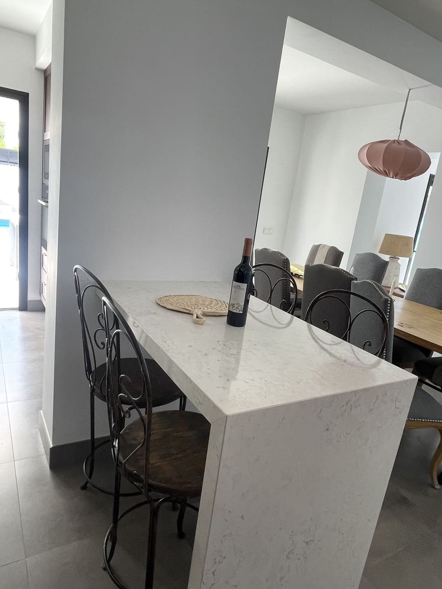 3 makuuhuone Huvila myytävänä paikassa San Pedro de Alcantara mukana uima-altaan 
autotalli - 1 395 000 € (Ref: 9540391)