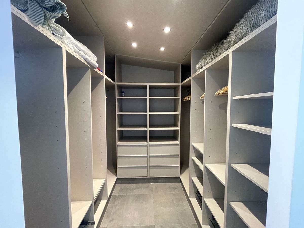 3 makuuhuone Huvila myytävänä paikassa San Pedro de Alcantara mukana uima-altaan 
autotalli - 1 395 000 € (Ref: 9540391)