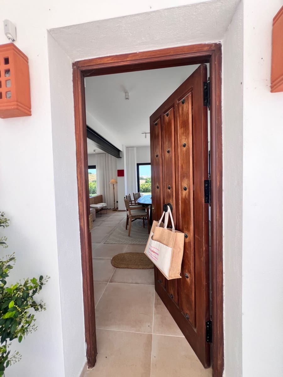 3 bedroom Villa for sale in New Golden Mile with pool - € 1,395,000 (Ref: 9540392)