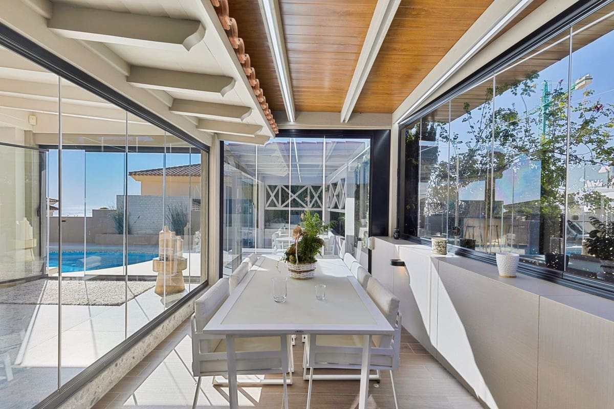 3 soveværelse Villa til salg i Benalmadena med swimmingpool garage - € 1.395.000 (Ref: 9540393)