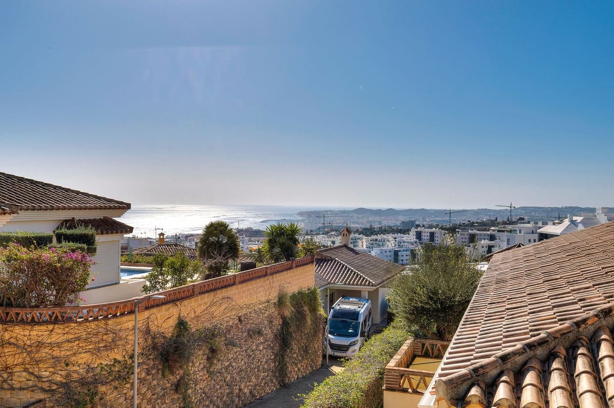 3 soveværelse Villa til salg i Benalmadena med swimmingpool garage - € 1.395.000 (Ref: 9540393)